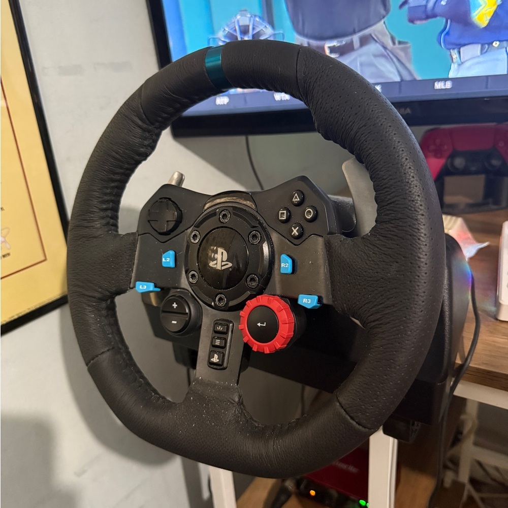 Logitech G29 racing wheel w/ pedals